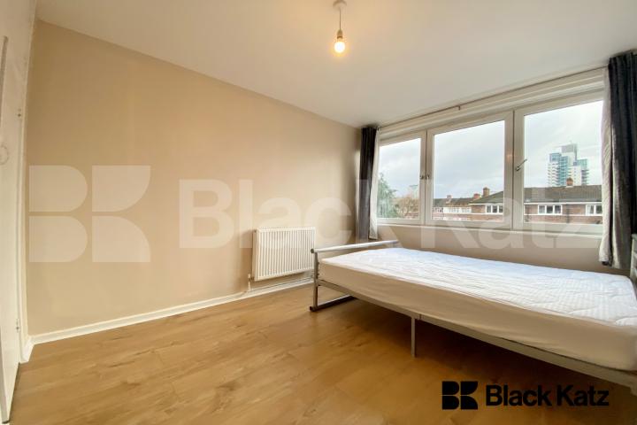 Three Bedroomed Apartment in the Heart of London Bridge Mulvaney Way, London Bridge 